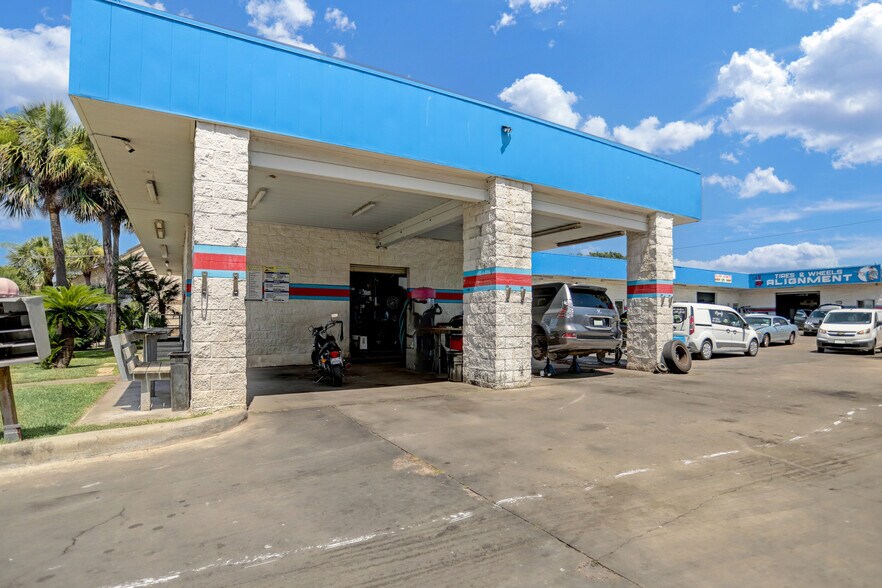 More Photos Of 6611 Stewart Rd, Galveston Specialty For Sale