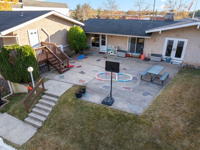 More Photos Of 123 W Main St, Trappe Medical For Sale