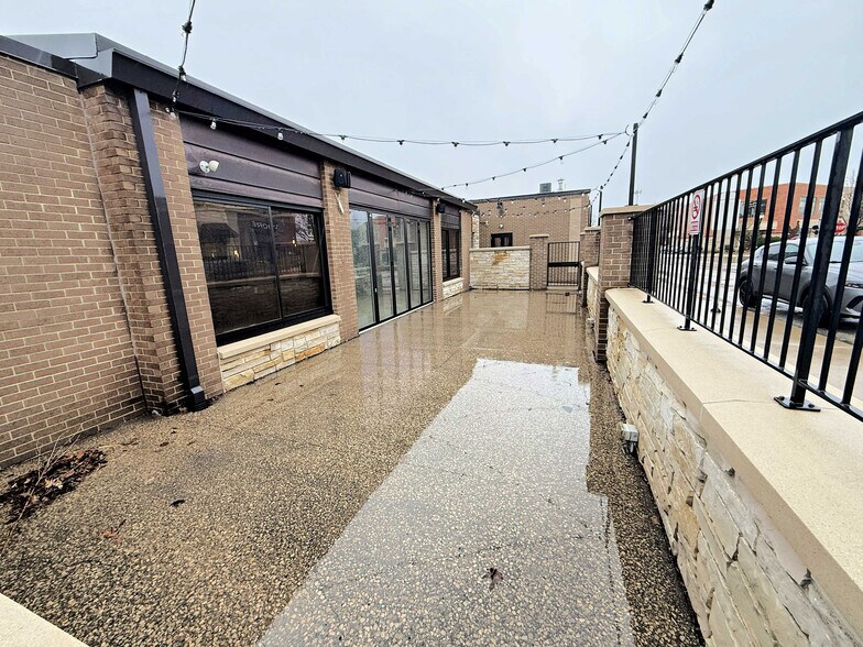 More Photos Of 421 Main St, Cedar Falls Restaurant For Sale