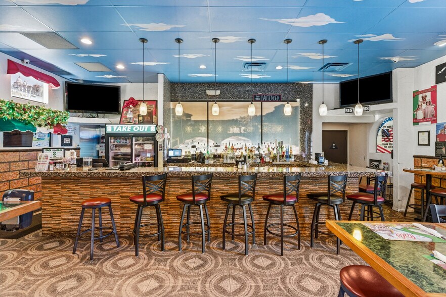 More Photos Of 73155 Highway 111, Palm Desert Restaurant For Sale