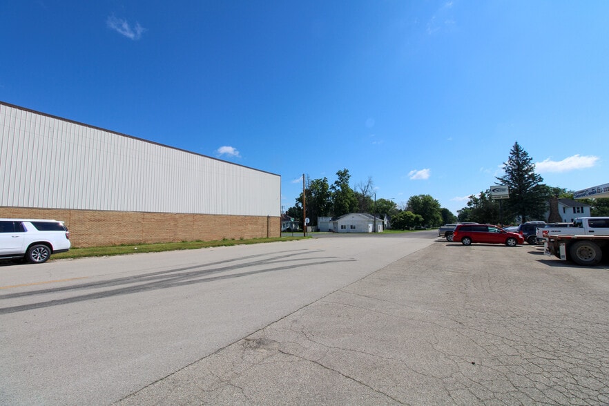 More Photos Of 135 E Front St, Claremont Specialty For Sale