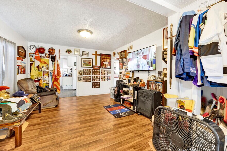 More Photos Of 1166 W 39th Pl, Los Angeles Apartments For Sale