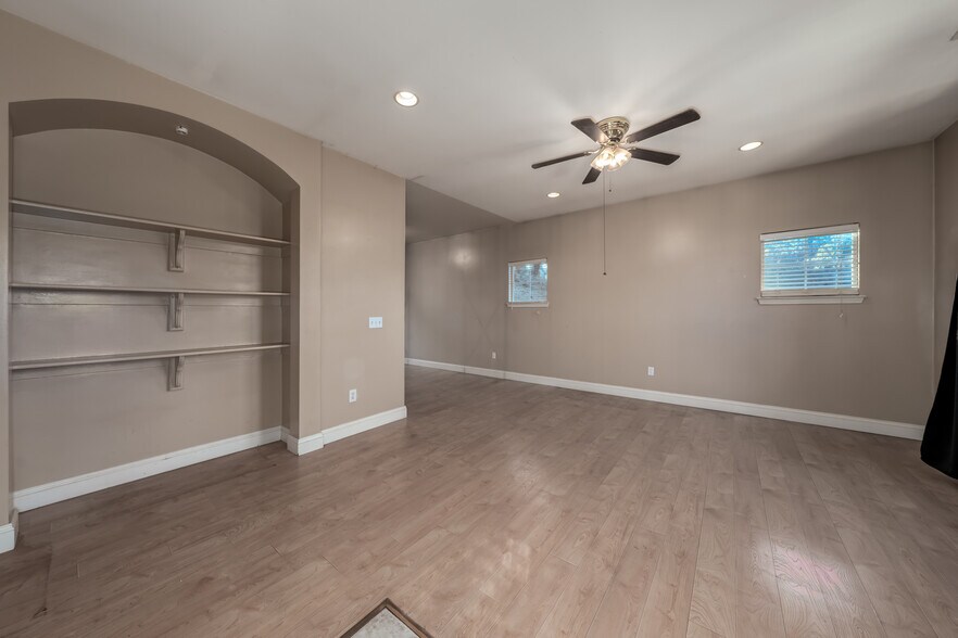 More Photos Of 10401 Point Lakeview Rd, Kelseyville Apartments For Sale