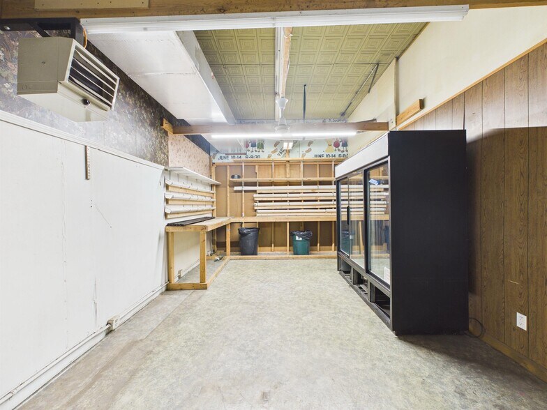 More Photos Of 123 S 3rd St, Ironton Storefront Retail Office For Sale