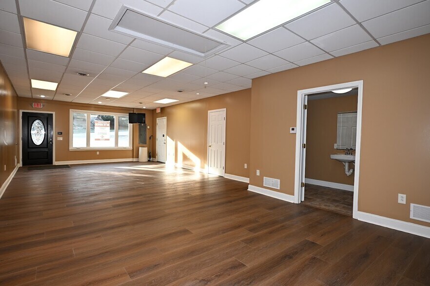 More Photos Of 1102 Wilhelm Ave, Pittsburgh Flex For Sale