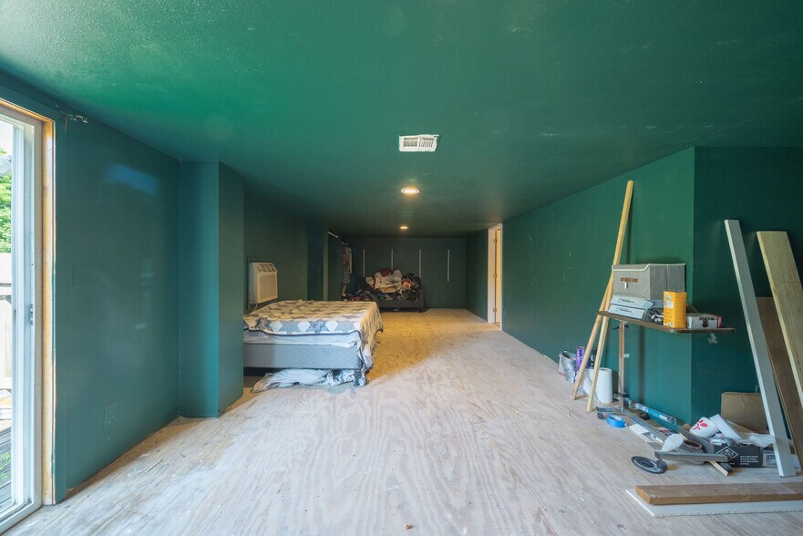 More Photos Of 841 Frances Ave, Neosho Flex For Sale
