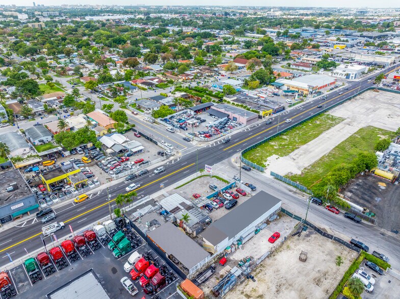 More Photos Of 2395 NW 36th St, Miami Service For Lease