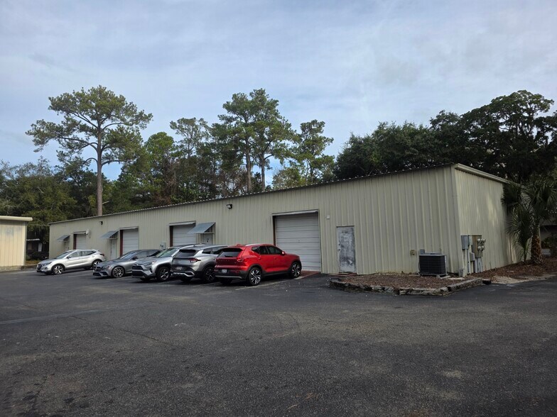 More Photos Of 29 Hunter Rd, Hilton Head Island Warehouse For Lease