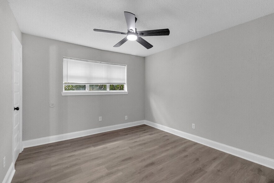 More Photos Of 3613 Crane St, Houston Apartments For Sale