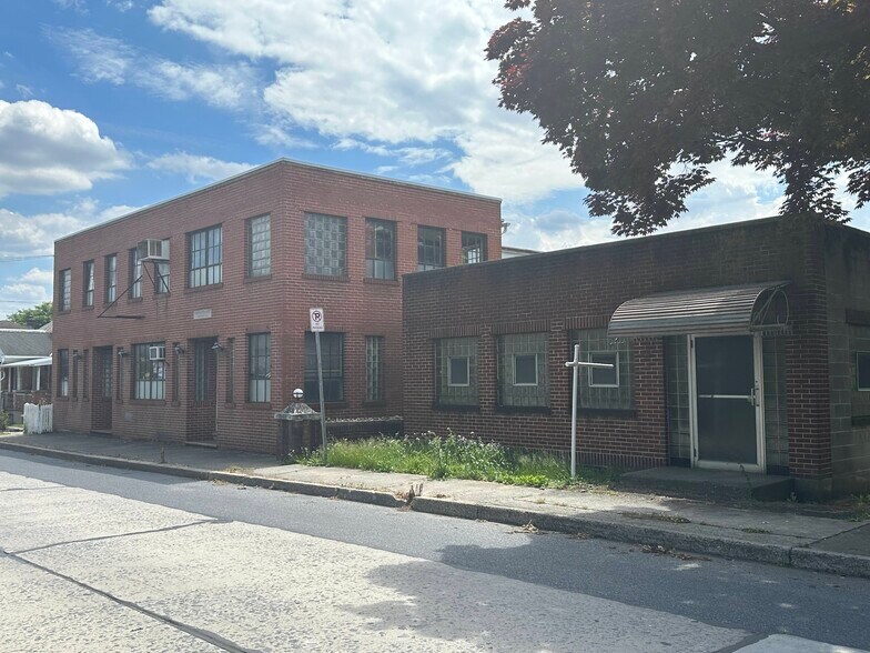 More Photos Of 324-326 Washington St, Walnutport Loft Creative Space For Sale