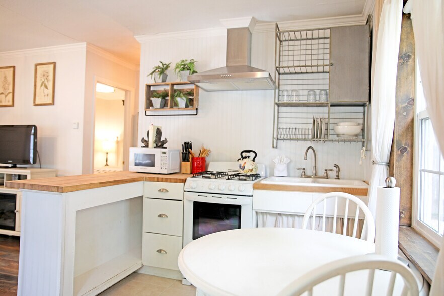 More Photos Of 816 W Main St, Grass Valley Hotel For Sale