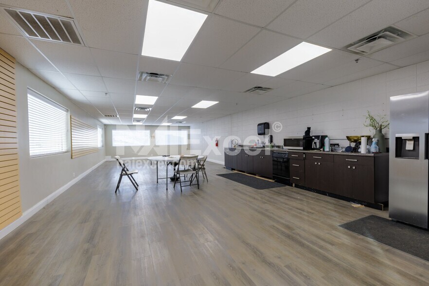 More Photos Of 444 N Industrial Rd, Saint George Warehouse For Lease