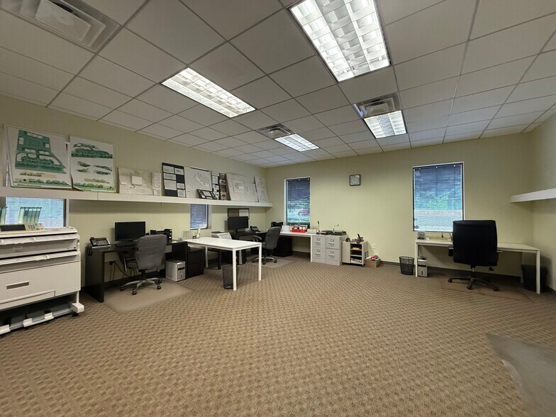 More Photos Of 6527 New Peachtree Rd, Atlanta Medical For Sale