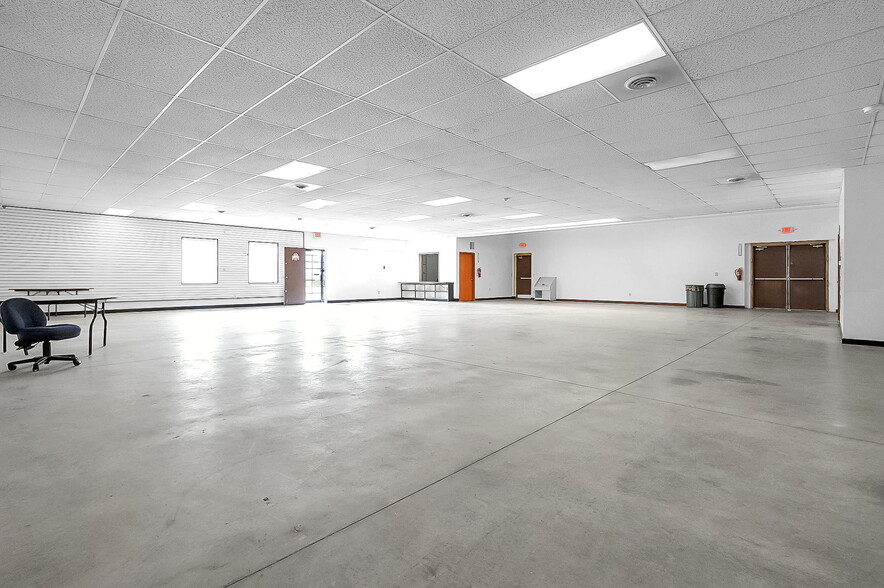 More Photos Of 411 S Central Ave, Columbus Freestanding For Sale