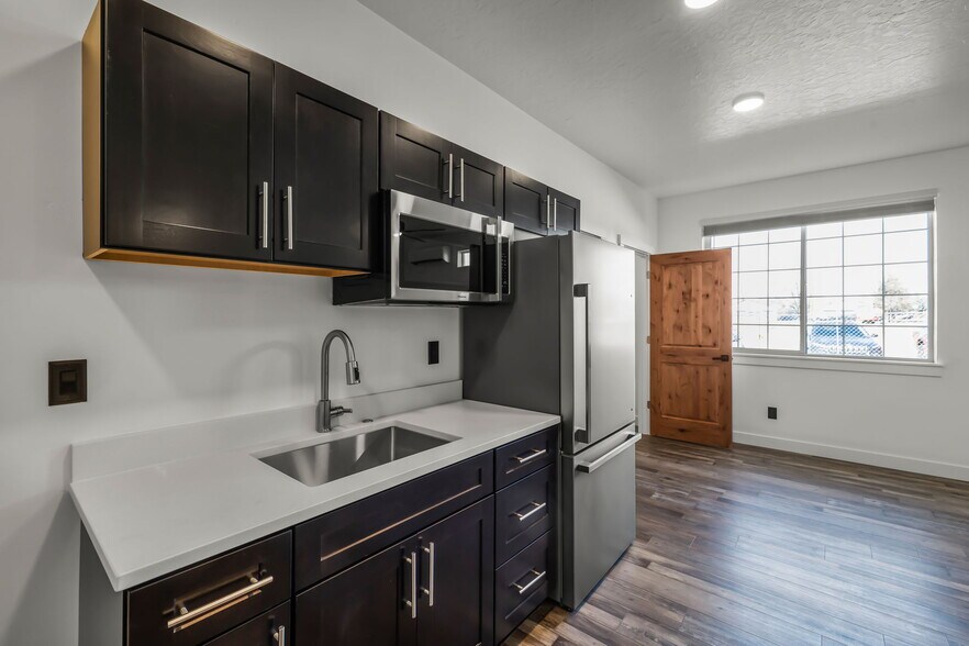 More Photos Of 1441-1461 NW 4th St, Redmond Apartments For Sale