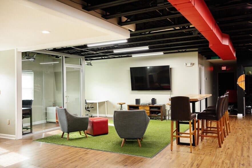 More Photos Of 223 W Carolina St, Tallahassee Office For Sale