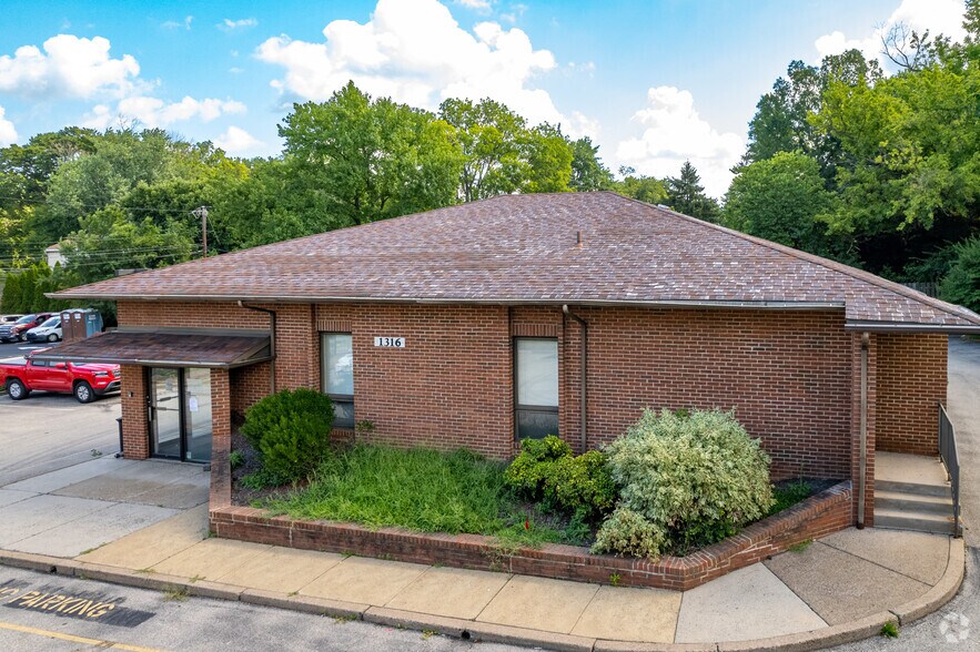 More Photos Of 1316 Bethlehem Pike, Flourtown Bank For Lease