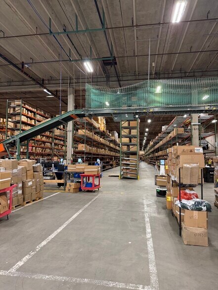 More Photos Of 111 Badger Ln, Statesville Distribution For Lease