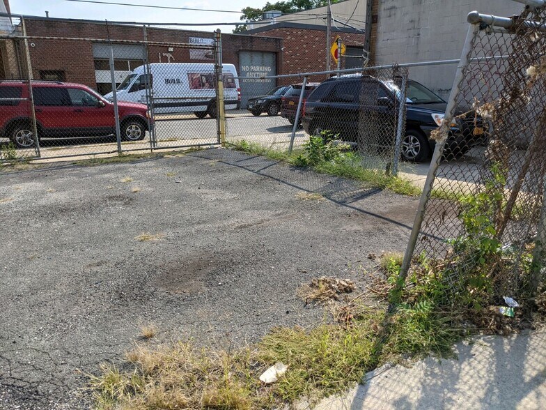 More Photos Of , Flushing Unknown For Sale