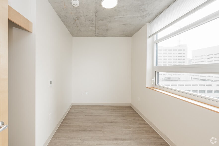 More Photos Of 1400 Madison St, Seattle Apartments For Lease