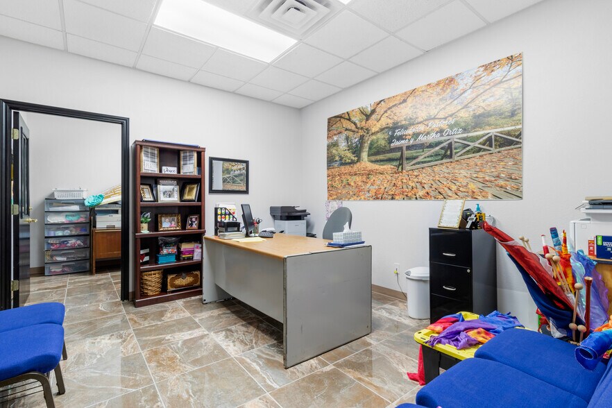 More Photos Of 2032 Orchid Ave, McAllen Office Residential For Sale