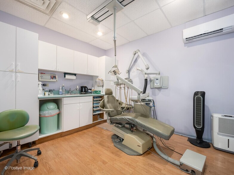 More Photos Of 4020-22 N Central Ave, Chicago Office For Sale