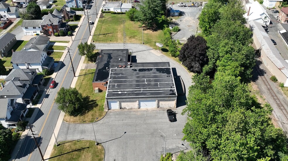 More Photos Of 333 S 1st St, Bangor Distribution For Sale
