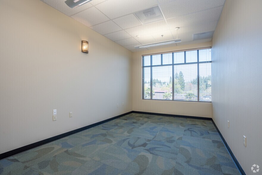 More Photos Of 18840 SW Boones Ferry Rd, Tualatin Office For Lease