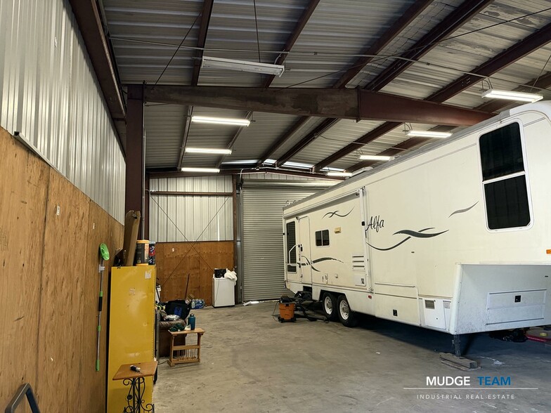 More Photos Of 25051 5th St, San Bernardino Service For Sale