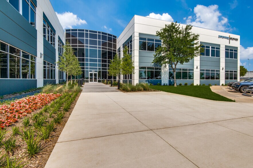 More Photos Of 4201 N State Highway 161, Irving Office For Lease