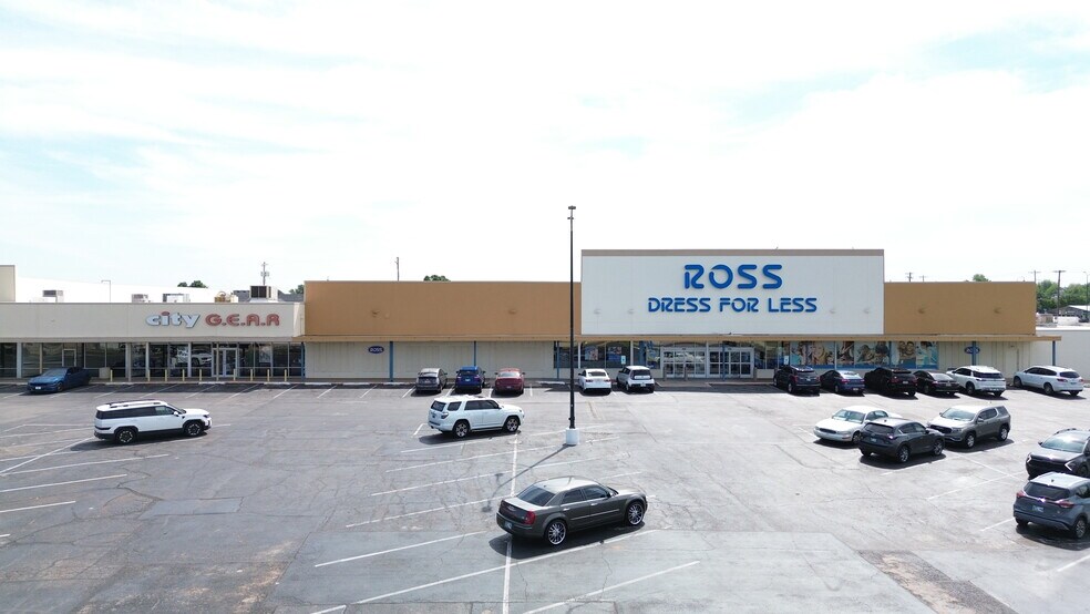 More Photos Of 100-200 N Air Depot Blvd, Oklahoma City Unknown For Lease