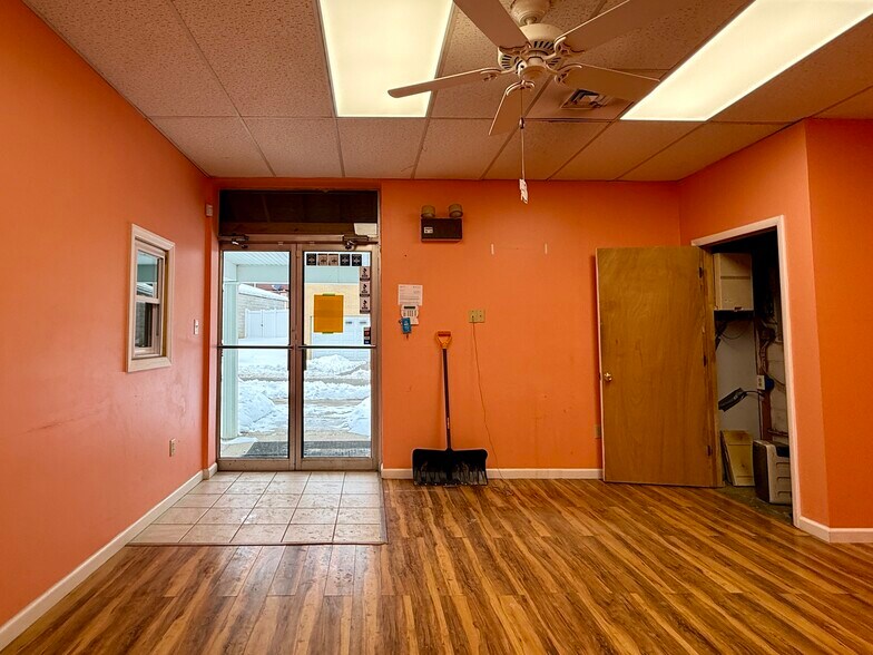 More Photos Of 8 Logan St, Carnegie Flex For Sale