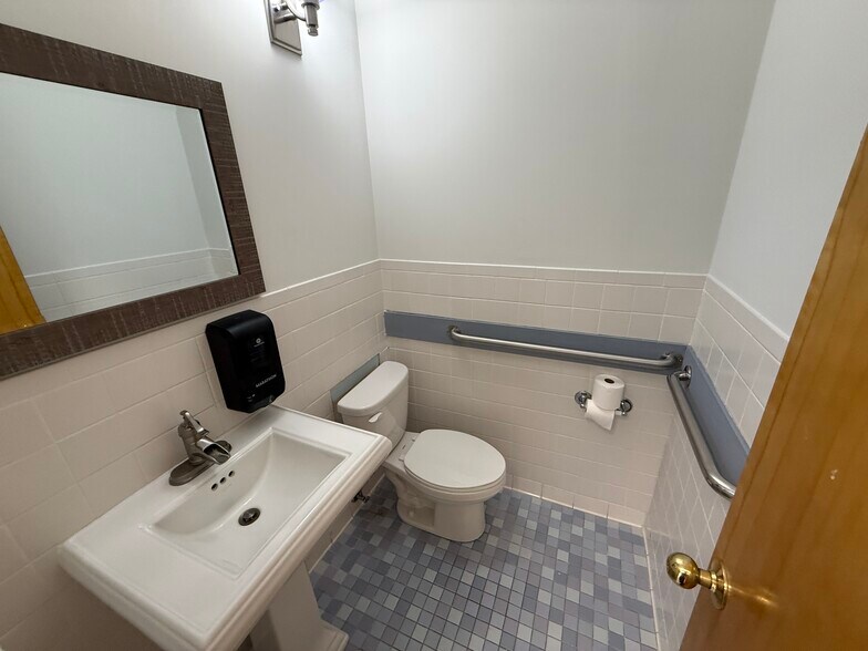 More Photos Of 79 Route 59, Suffern Medical For Lease