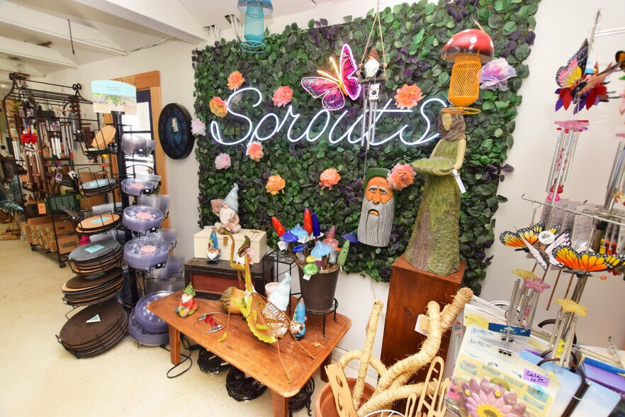 More Photos Of 2398 Grange Hall rd, Holly Land For Sale