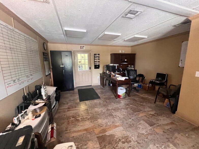 More Photos Of 2220 State Route 3, Catlettsburg Manufacturing For Sale