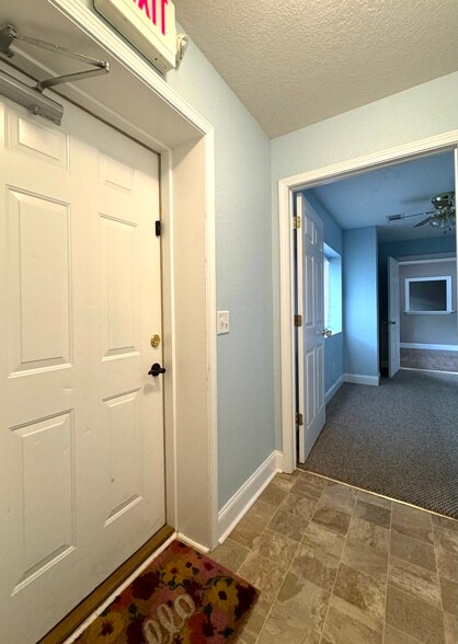 More Photos Of 144 Commerce Pky, Cornelia Flex For Sale