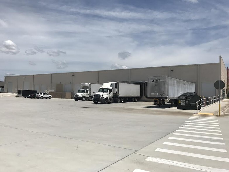 More Photos Of 7420 TPC Blvd, Orlando Flex For Lease