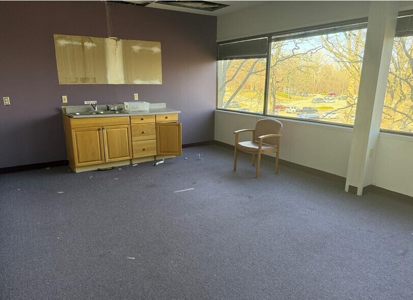 More Photos Of 4488 W Bristol Rd, Flint Medical For Sale