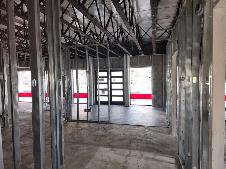 More Photos Of 2942-2958 1st Ave N, Saint Petersburg Office For Lease