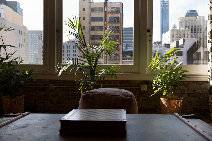 More Photos Of 722-728 S Broadway, Los Angeles Office For Lease