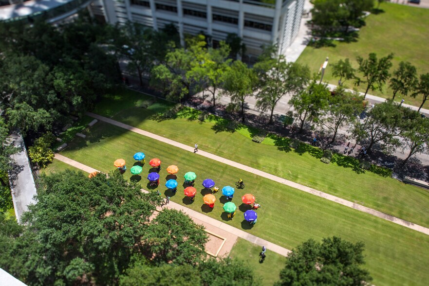 More Photos Of 1600 Smith St, Houston Office For Lease