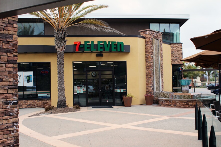 More Photos Of 801 S Twin Oaks Valley Rd, San Marcos Storefront Retail Residential For Lease