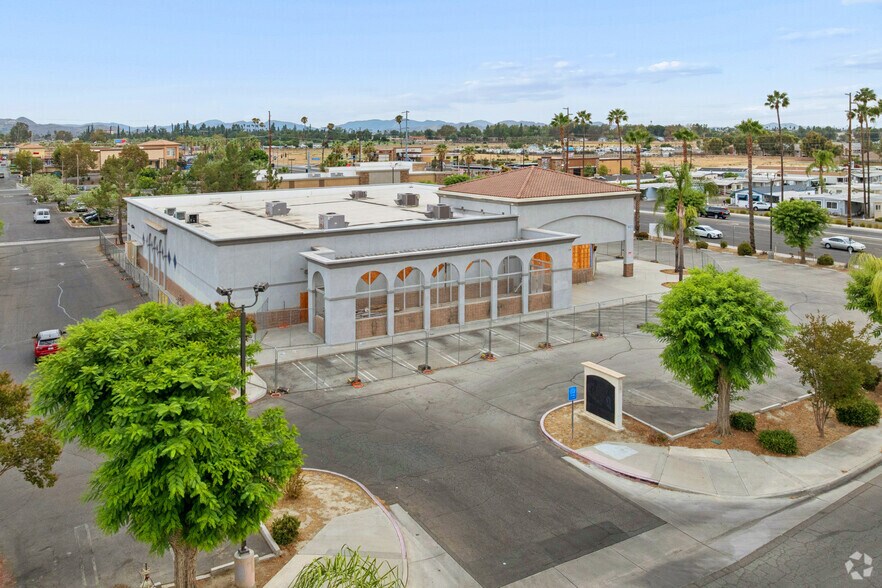 More Photos Of 1605 S San Jacinto Ave, San Jacinto Drugstore For Sale