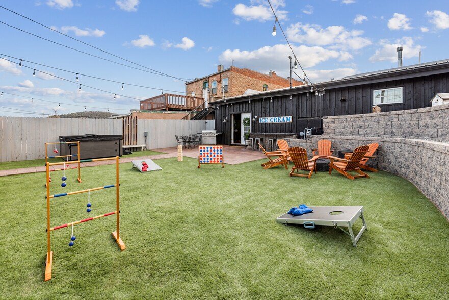 More Photos Of 120 S 3rd St, Victor Restaurant For Sale