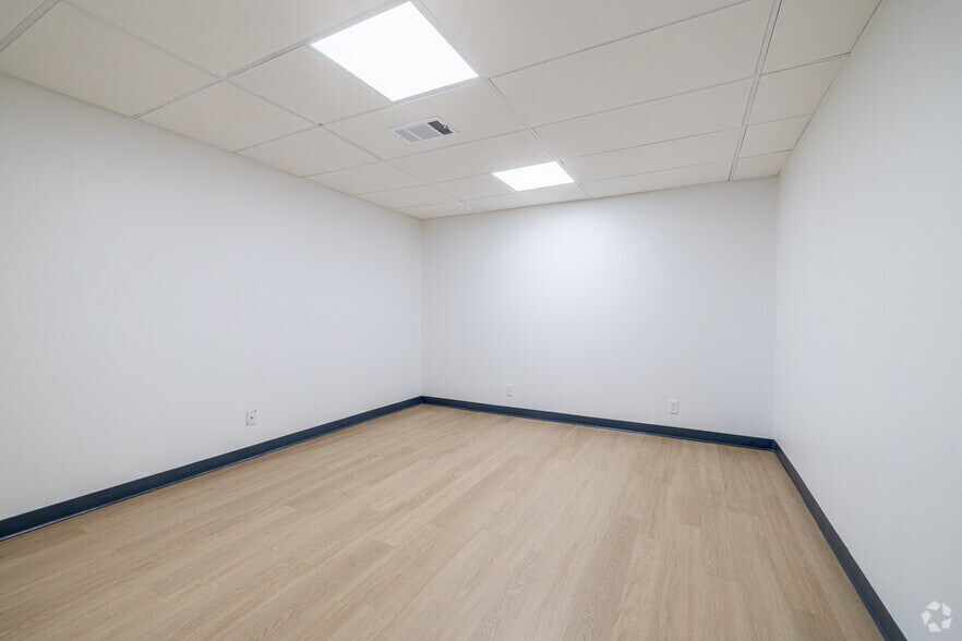 More Photos Of 2630 Northaven Rd, Dallas Unknown For Lease