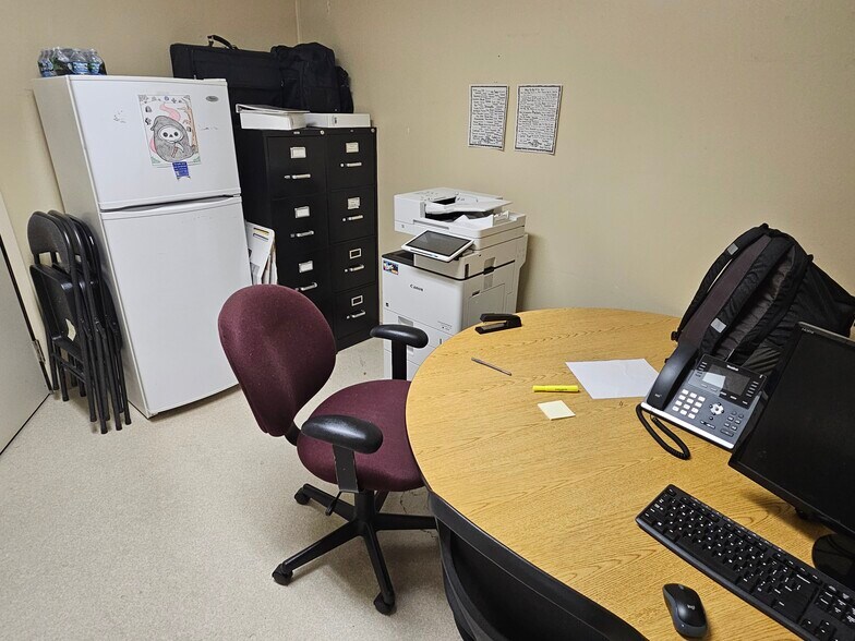 More Photos Of 97 S 4th St, Ishpeming Office For Lease