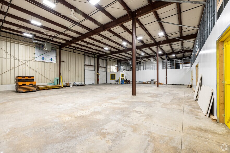 More Photos Of 299 Industrial Ln, Torrington Distribution For Lease