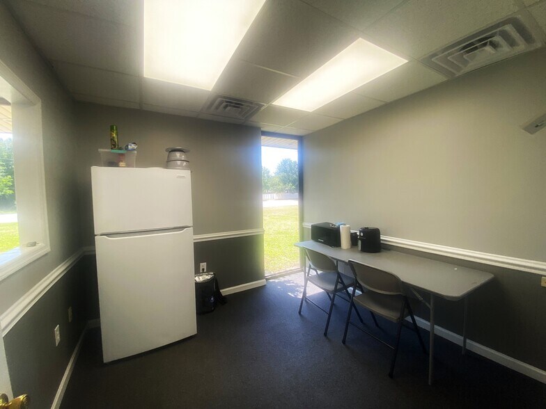 More Photos Of 2765 Magnolia St, Orangeburg Flex For Sale