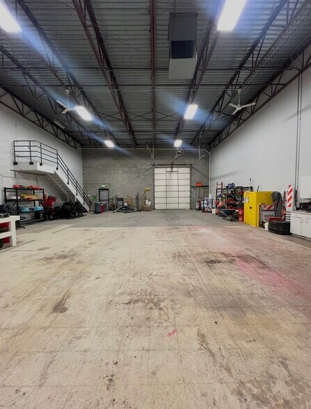More Photos Of 585-597 W 9400 S, Sandy Warehouse For Lease