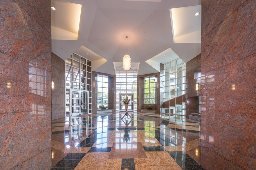 More Photos Of 990 Hammond Dr NE, Atlanta Unknown For Lease